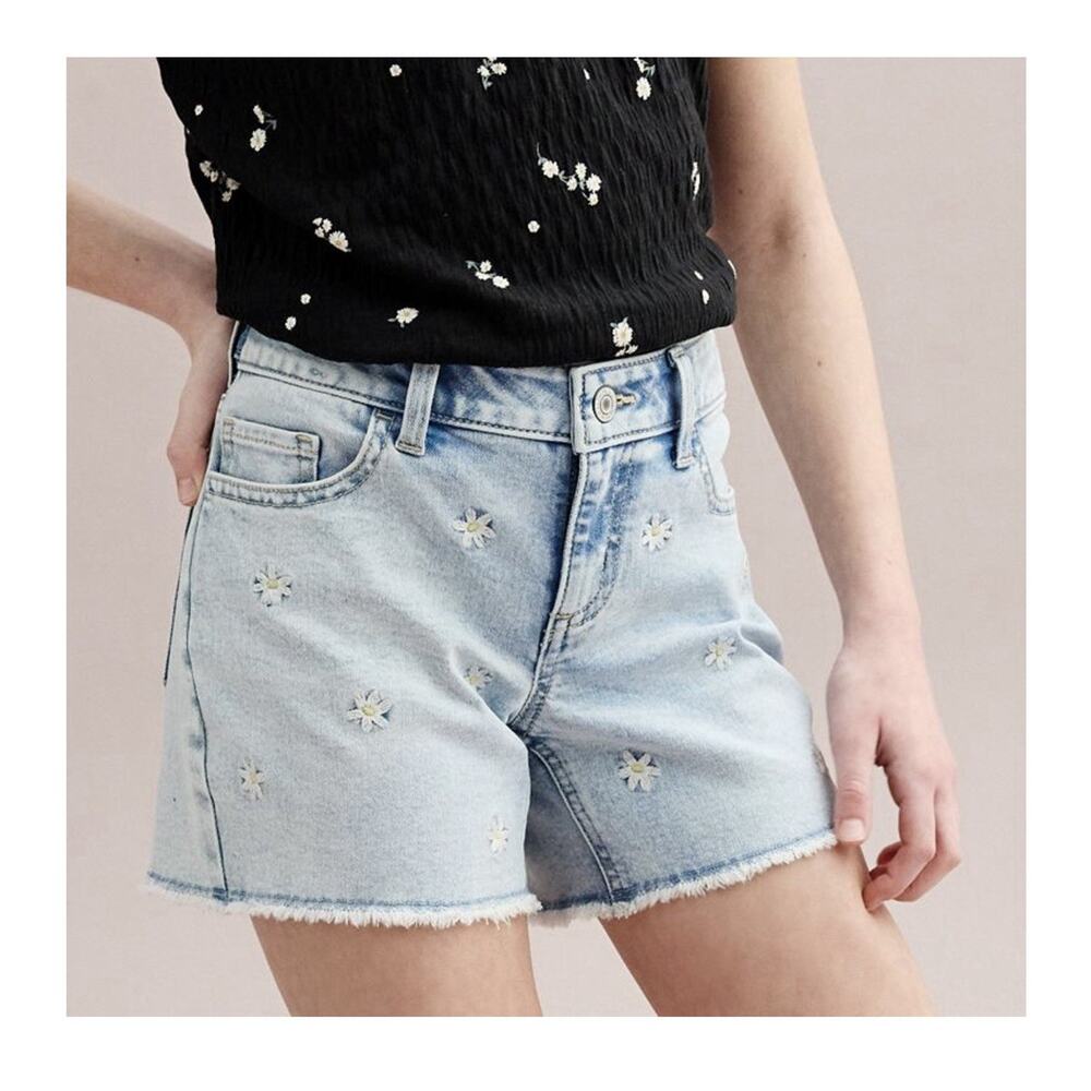 SO Light Wash Daisy Mid Rise Super Stretch Midi Jean Girls’ Denim Shorts Size 18